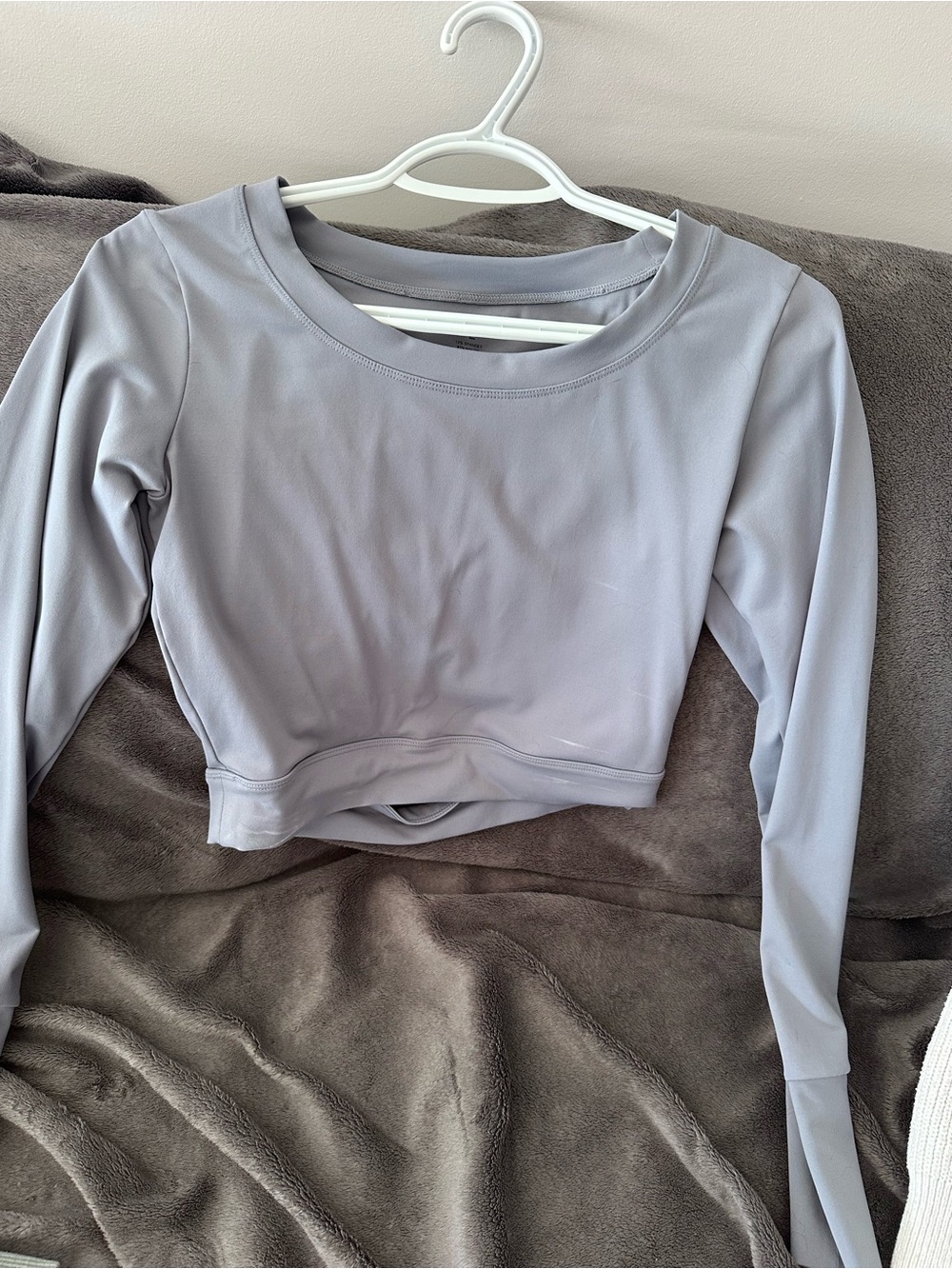 Long Sleeve Cropped Workout Top - Light Blue